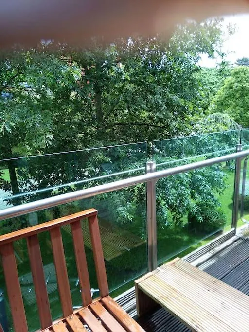 Lovely 2 Bedroom Condo In Exclusive Development. دبلن شقة